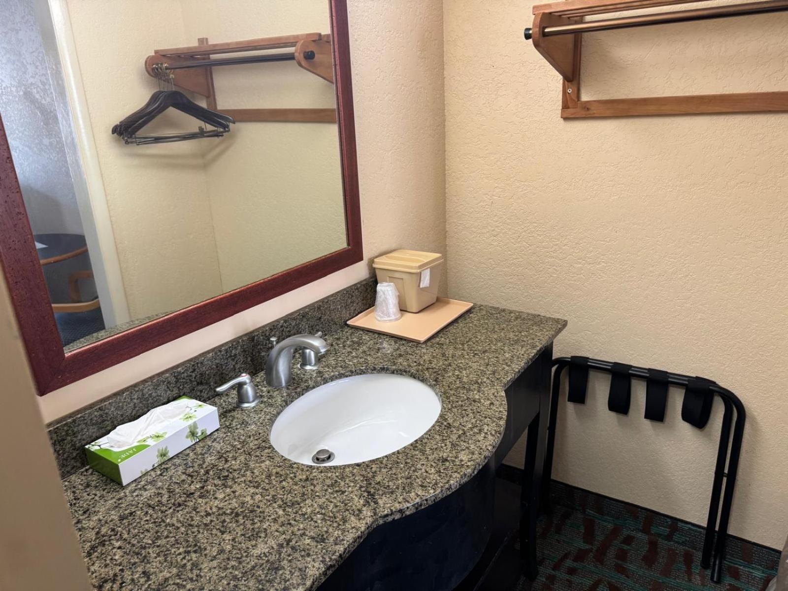 Oyo Hotel Harriman Near I-40 Luaran gambar